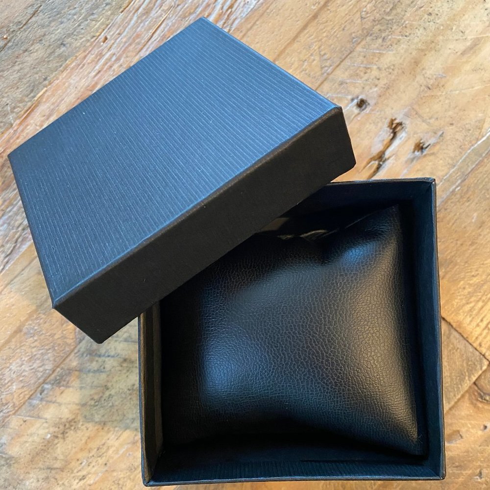 CREATIVE LUXURY FASHION NEW WATCH - Picture 5 of 6